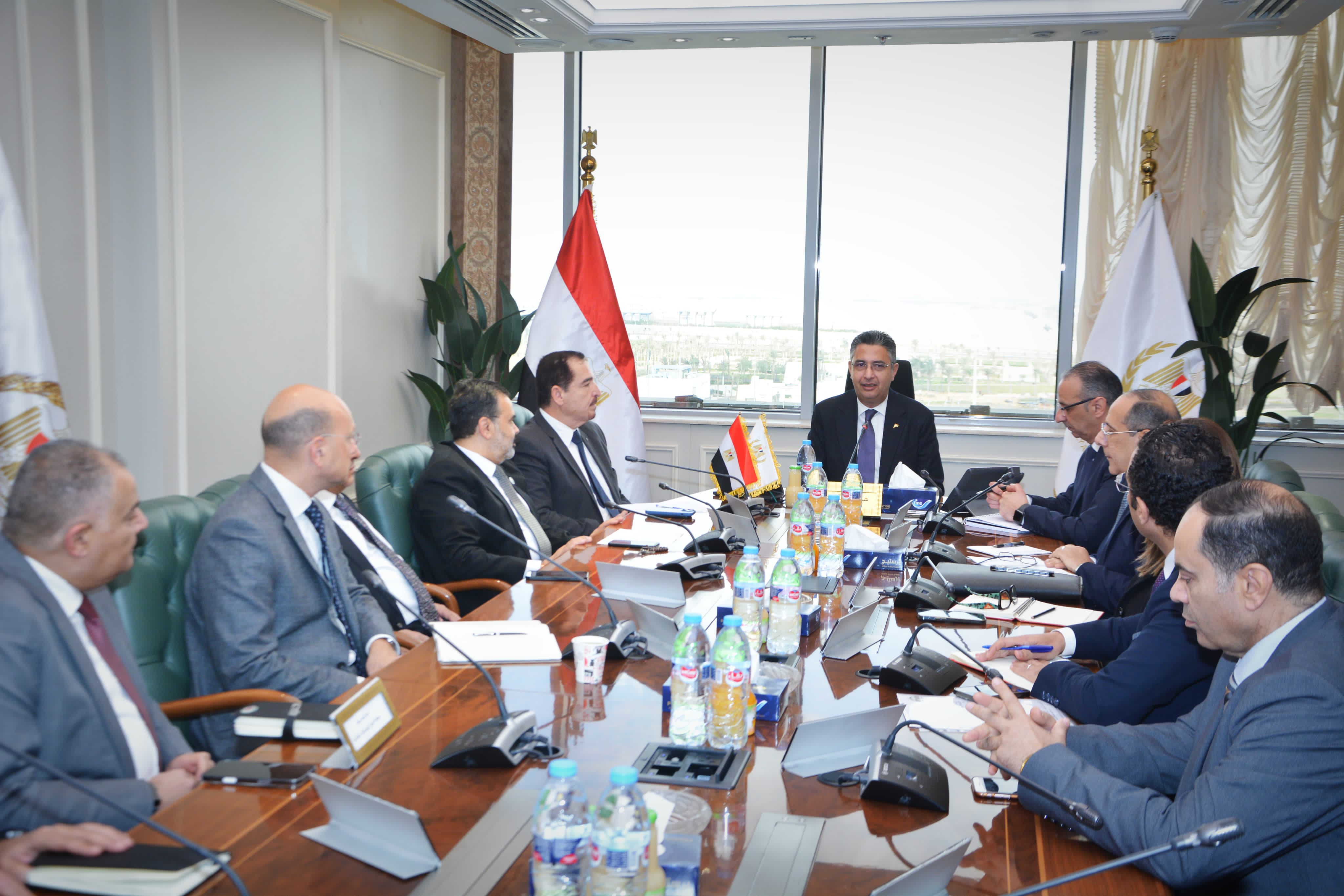 وزير التموين  يعقد اجتماعًا مع ممثلي شركات الصناعات الغذائية والمنتجين