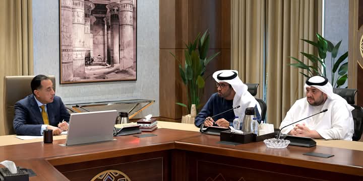 مباحثات مصرية إماراتية لمتابعة سير العمل بمشروع رأس الحكمة