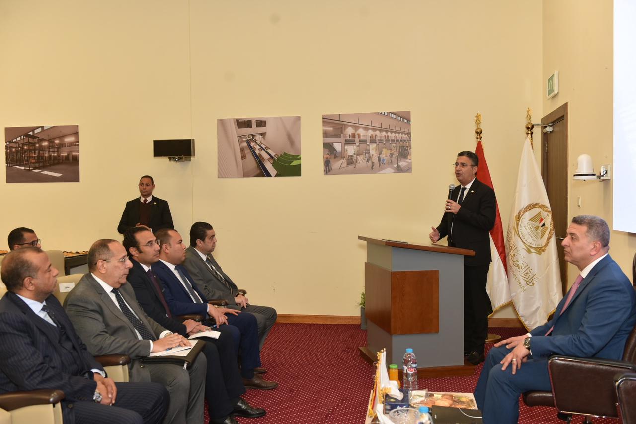 وزير التموين يعقد اجتماعًا موسعاً مع ممثلي السلاسل التجارية الكبري