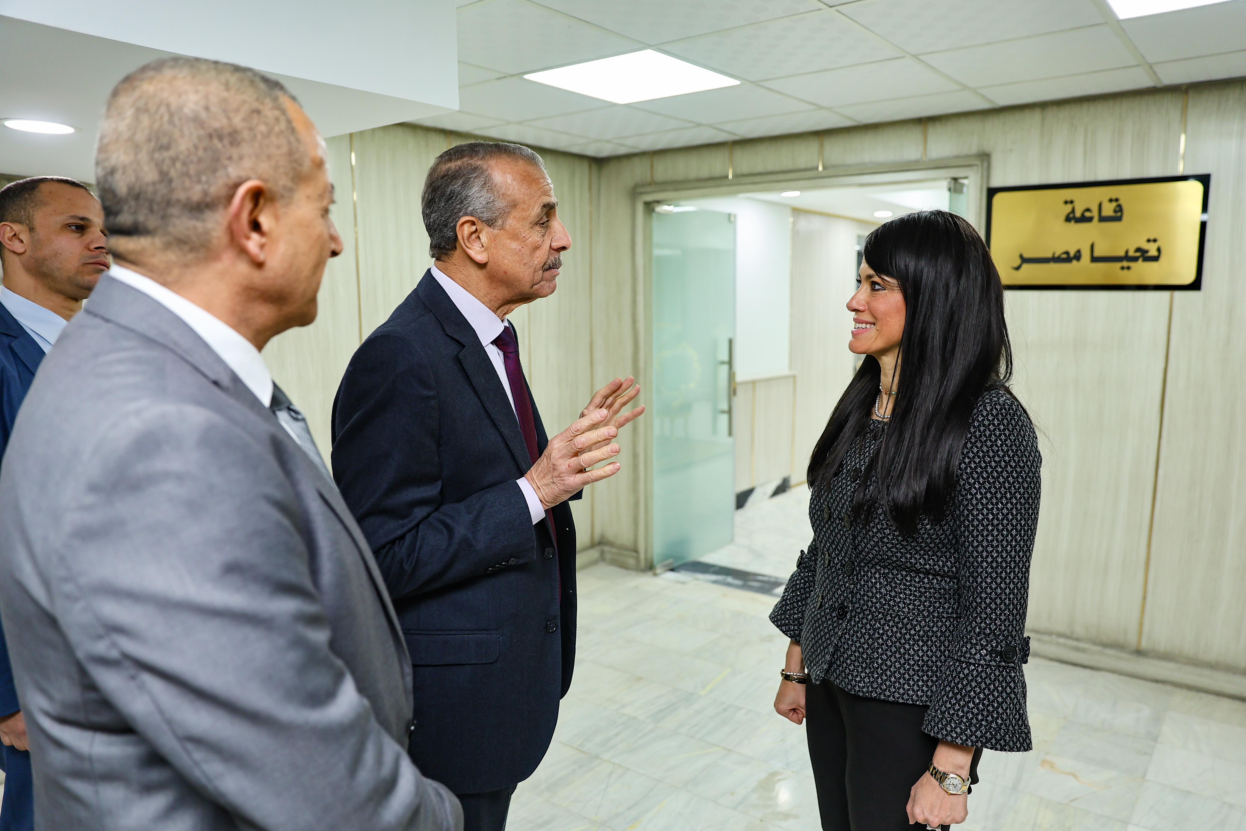 لتطوير قدراته.. المشاط تجتمع مع رئيس وقيادات الجهاز المركزي للتعبئة العامة والإحصاء