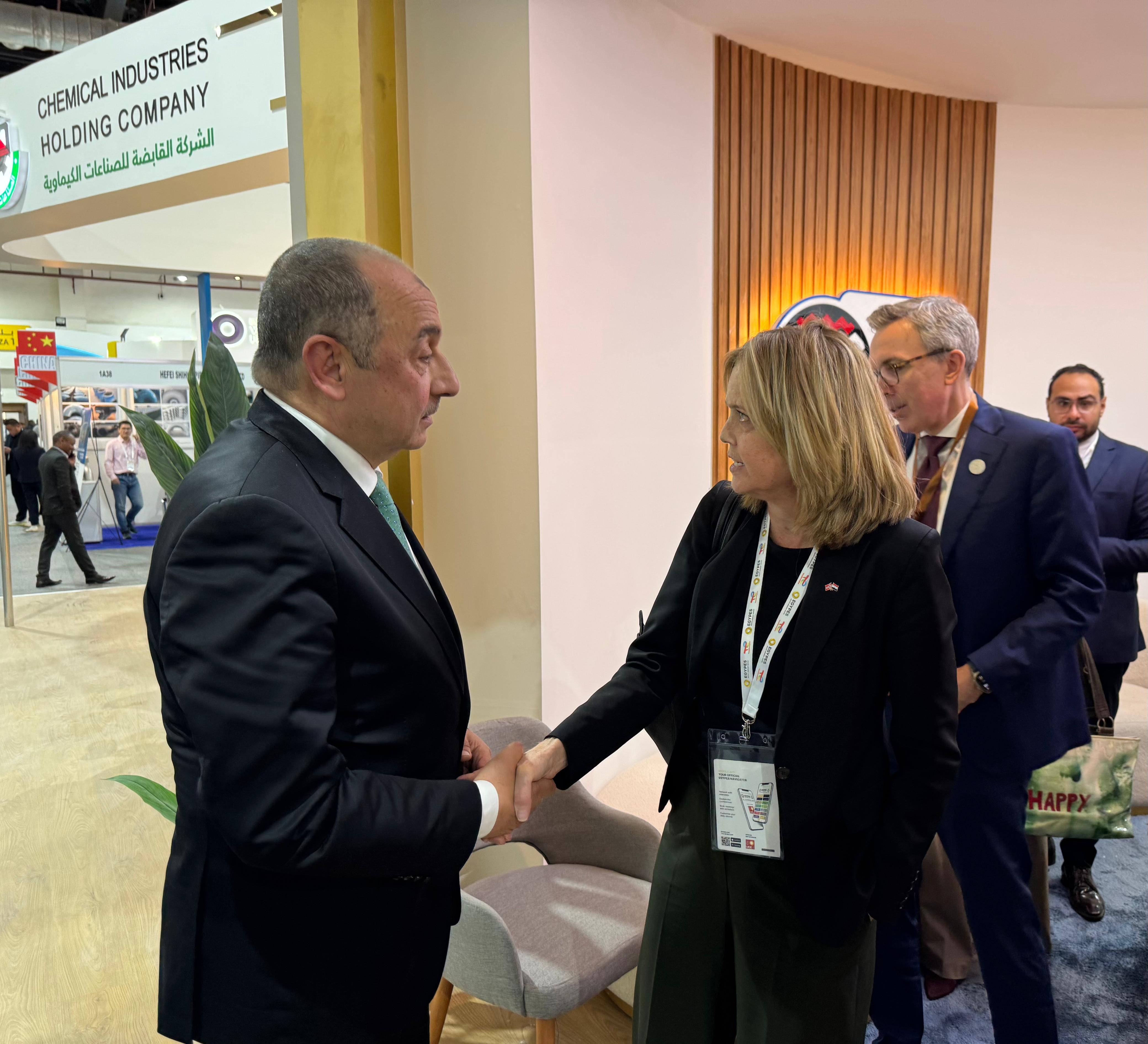 وزير قطاع الأعمال العام يلتقي الرئيس التنفيذي لشركة "سكاتك" النرويجية