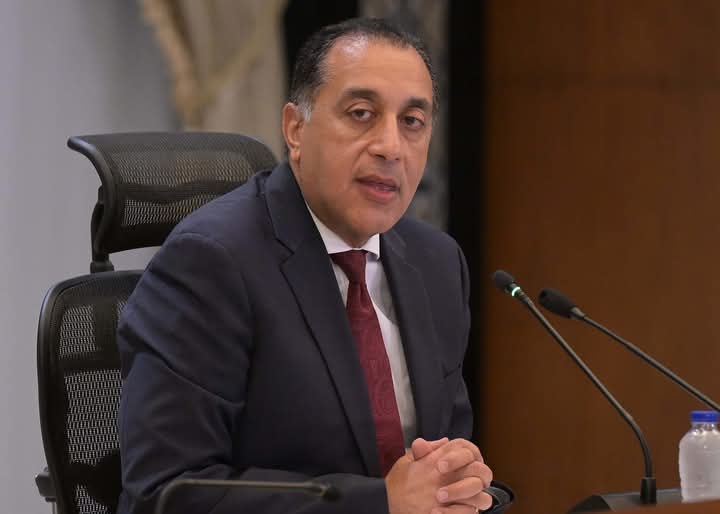 رئيس الوزراء: جار إعداد خطة لإعادة إعمار غزة بمشاركة الجامعات والاستشاريين