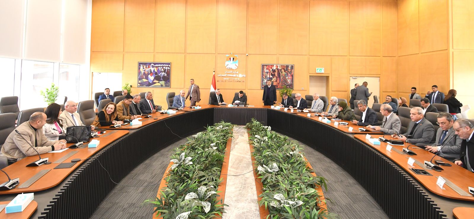 وزير الإسكان يعقد اجتماعه الدوري مع أعضاء مجلسي "النواب والشيوخ"