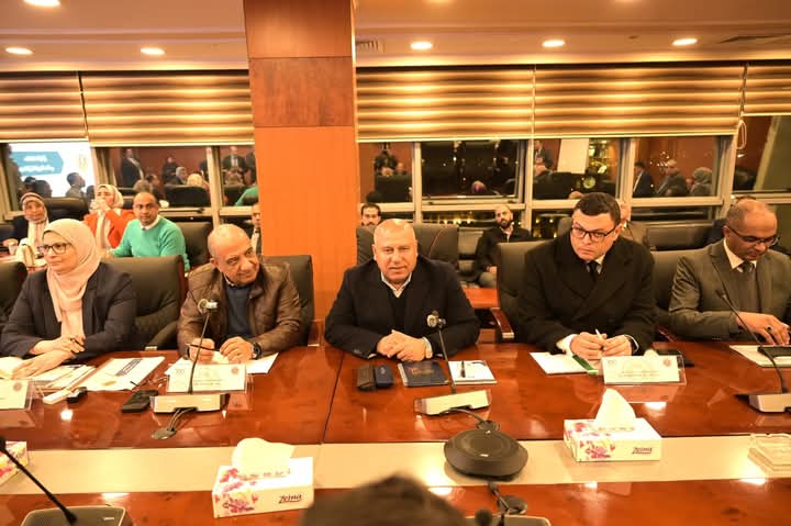 عدة وزارات يبحثن آليات وضوابط تنظيم عمل المطورين الصناعيين في مصر