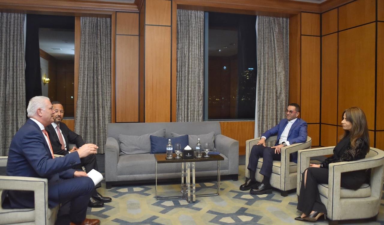 وزير الاستثمار  يلتقي مسؤولي شركة ألفاريز آند مارسال وشركة رينيرجى إيجيبت للطاقة