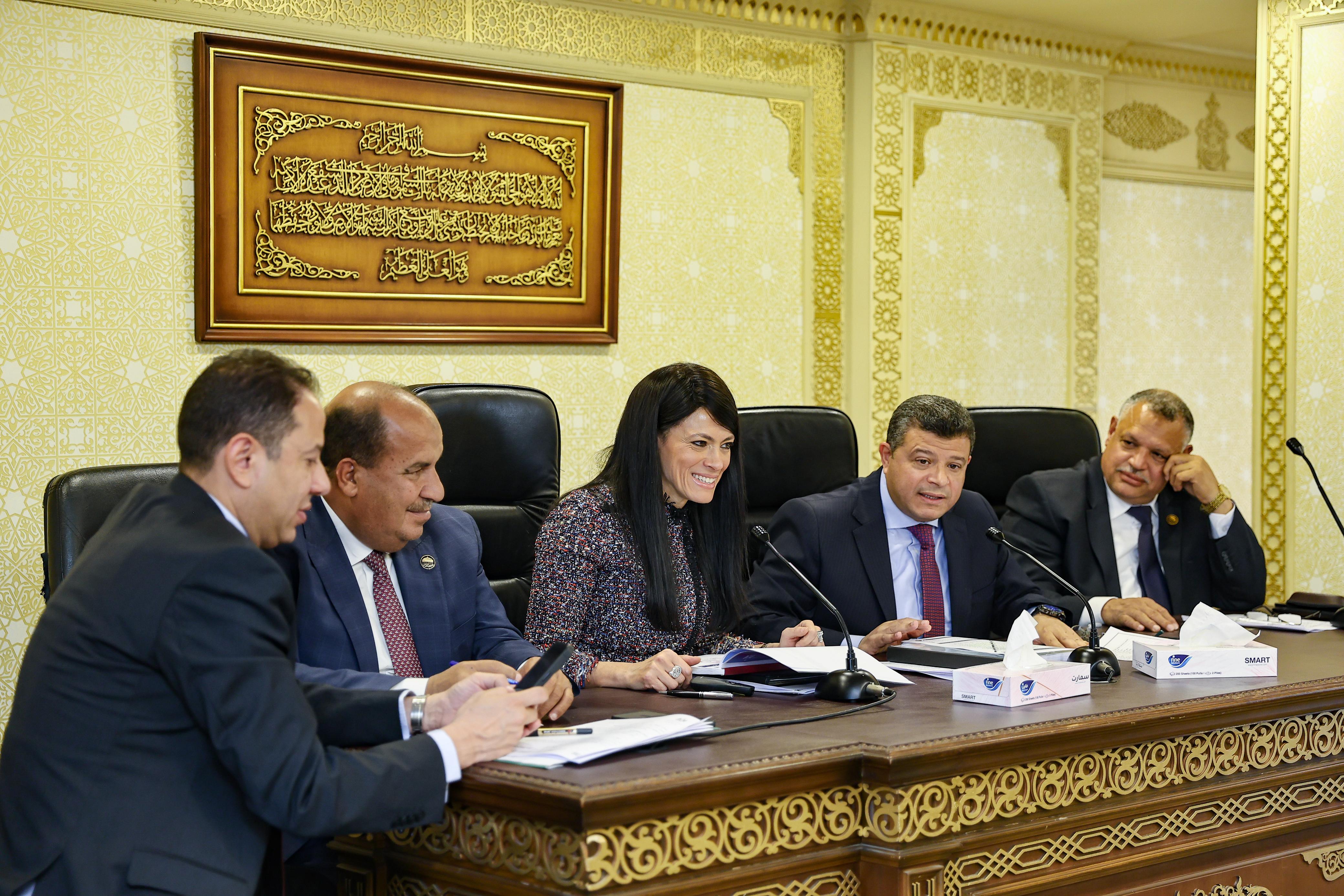 اللجنة الاقتصادية بمجلس النواب تستعرض منفذات خطة التنمية للعام المالي 2024/2023