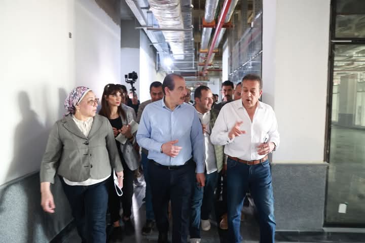 Health Minister inspects Badr City Lab Complex project