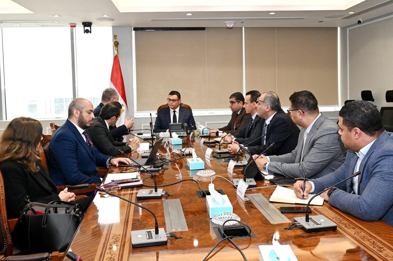 الإسكان ودار الهندسة يستعرضان مقترحا لمخطط تنمية غرب رأس الحكمة