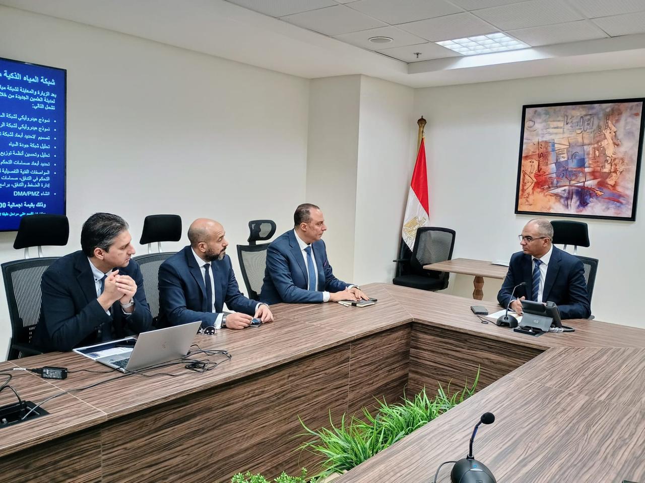 نائب وزير الإسكان يتابع موقف تنفيذ المشروعات  بقطاع المياه والصرف الصحى