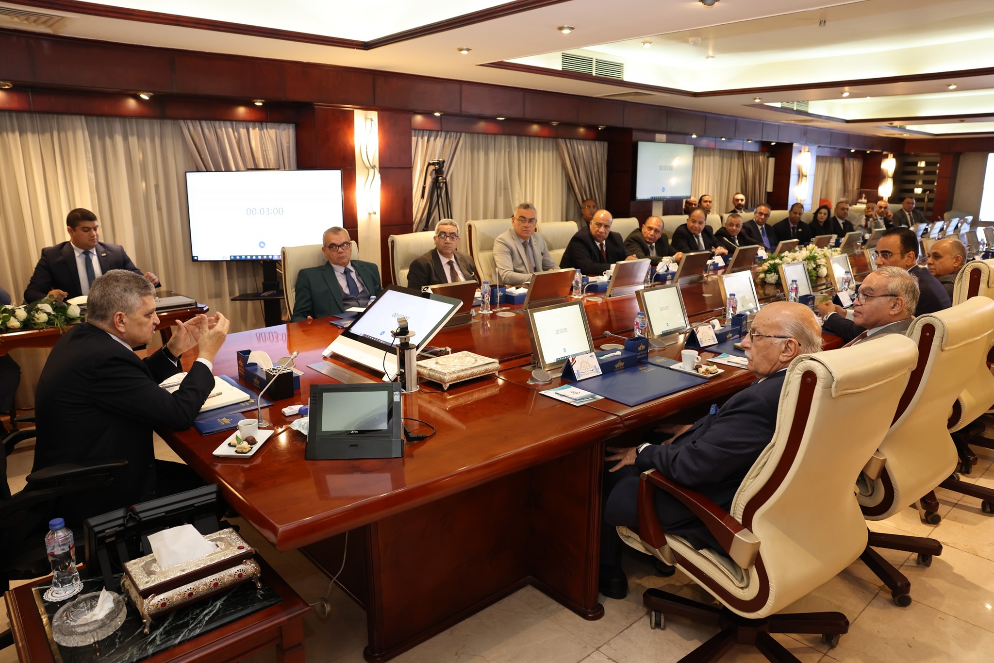 قناة السويس : ملتزمون بالتواصل المستمر والفعال مع جميع العملاء