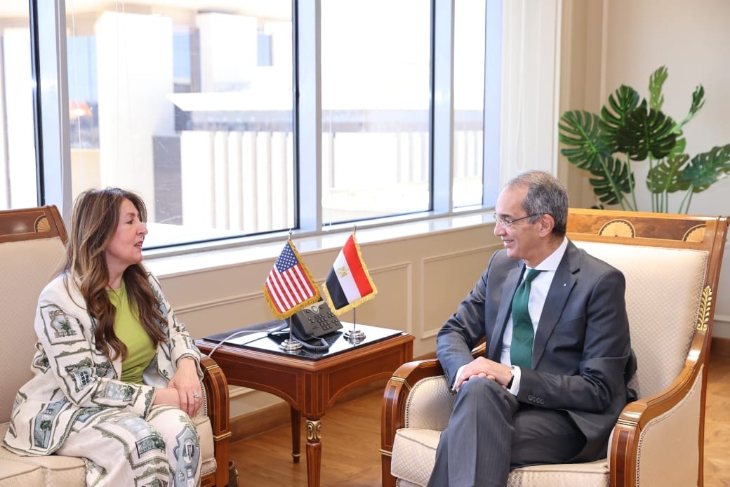 السفيرة الأمريكية تشيد بتطور قطاع الاتصالات وتكنولوجيا المعلومات بمصر