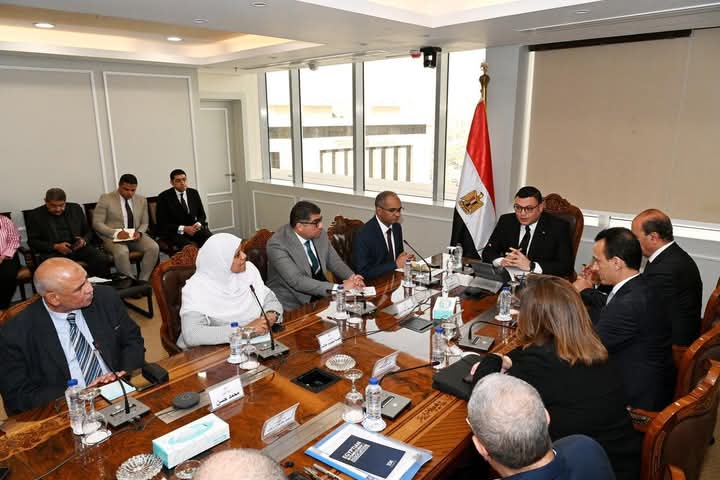 وزير الإسكان: تعظيم الإيرادات لتوفير احتياجات مختلف المشروعات