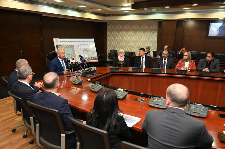 Egypt launches two textile cities in Minya, Fayoum