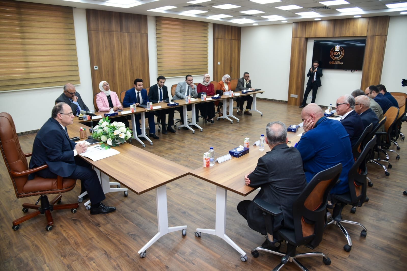 اجتماع لمناقشة التحديات التي تواجه شركات الأدوية مع جهاز الدمغة الطبية