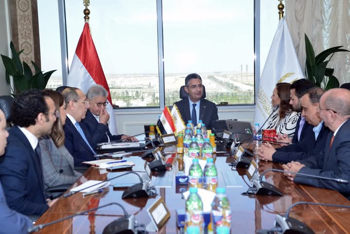 وزير التموين يبحث مع ليبتون مصر تطوير آليات طرح المنتجات الغذائية في السوق