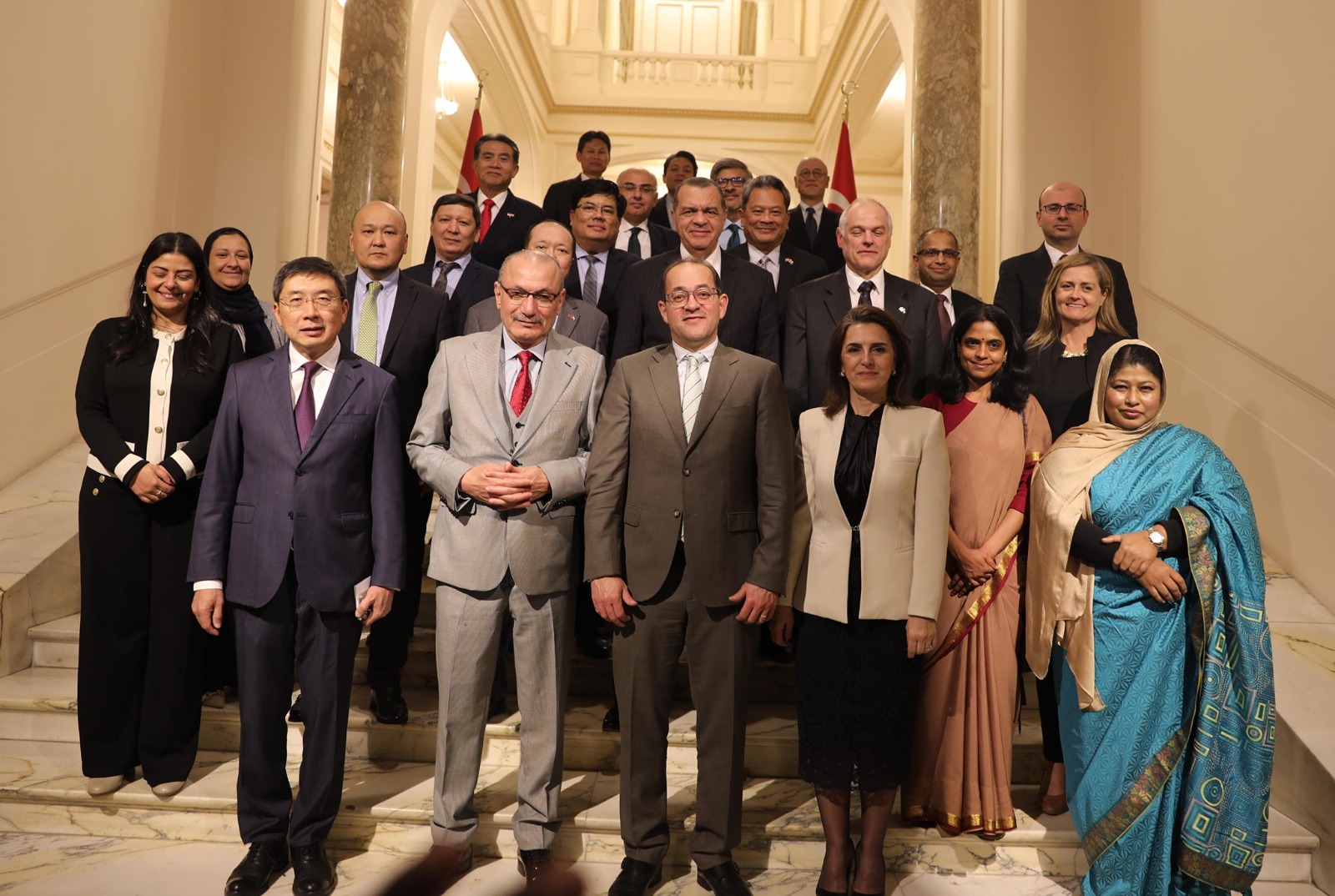 Kouchouk highlights Egypt's improving economy to Asian ambassadors