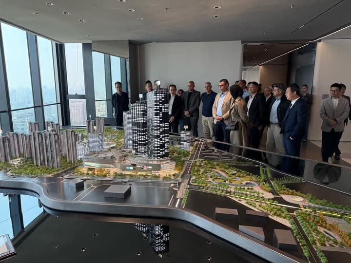 ELSherbiny visits Shanghai's CBD in China