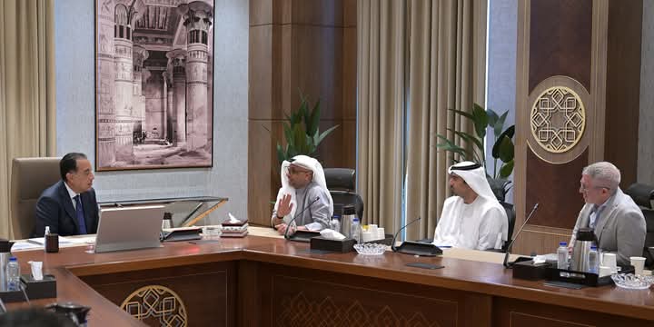 رئيس الوزراء يتابع مستجدات تنفيذ مشروع مدينة رأس الحكمة