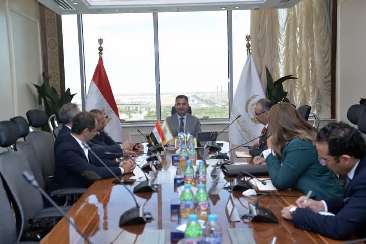 التموين تتابع مع أوراسكوم للإنشاءات الموقف التنفيذي لإنشاء المخزن الاستراتيجي بالفيوم