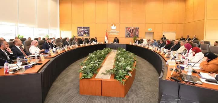 El-Sherbiny chairs Arab Contractors meeting