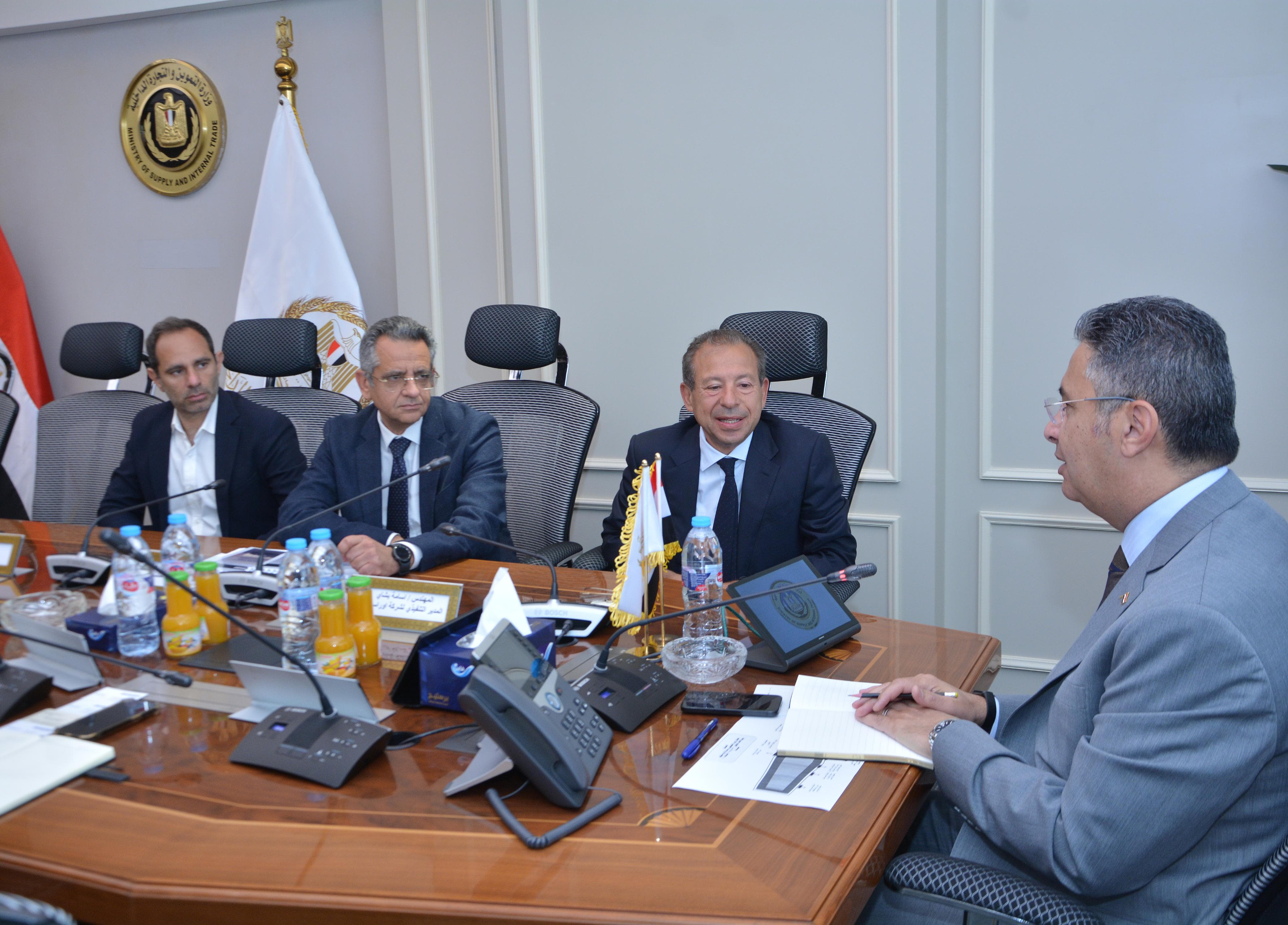 وزير التموين يتابع مع شركة أوراسكوم للإنشاءات الموقف التنفيذي لإنشاء المخزن الاستراتيجي بالفيوم