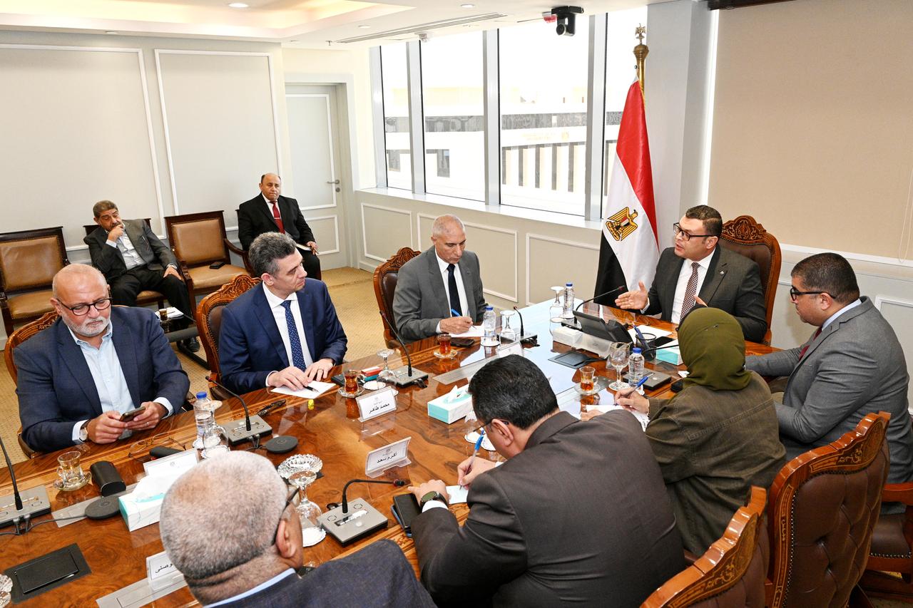 وزير الإسكان يُتابع معدلات تسويق عدد من مشروعات هيئة المجتمعات العمرانية الجديدة