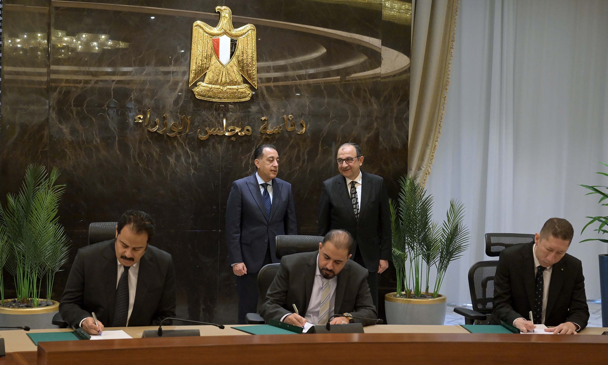 شركتان لإنتاج ألياف الفيبربوليستر واللباد الصناعي من المخلفات البلاستيكية ومخلفات الأقمشة