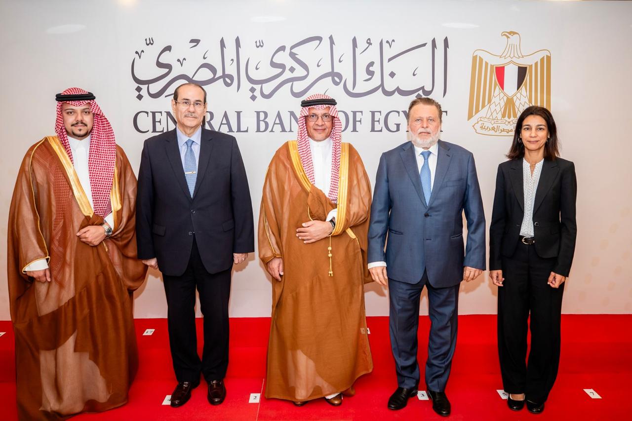 محافظ البنك المركزي المصري يلتقي الأمين العام للمجلس التنسيقي المصري السعودي لبحث أوجه التعاون المشترك
