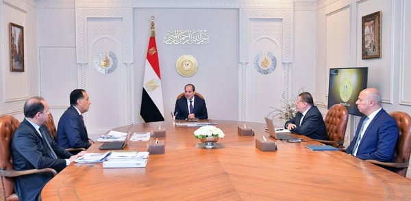 السيسي يوجه بالتركيز على زيادة مستويات احتياطي النقد الأجنبي