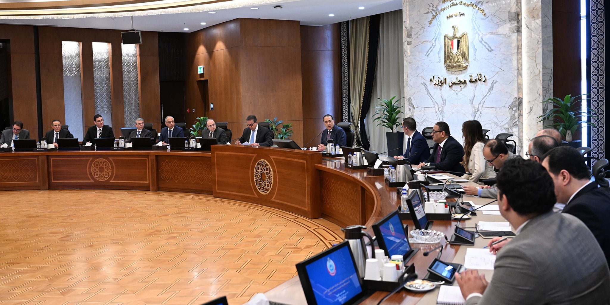 بطلب من مستثمرين .. مدبولي يستعرض الإجراءات المقترحة لتيسير تسجيل ودخول الماركات العالمية