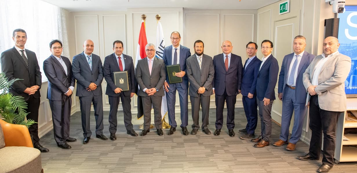 باستثمارات 1.7 مليون دولار .. اقتصادية قناة السويس تطلق مشروعا لإنتاج مواد التعبئة والتغليف