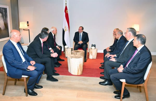 السيسي : التعاون مع مجموعة كوبولوزيس اليونانية لنقل الكهرباء إلى أوروبا