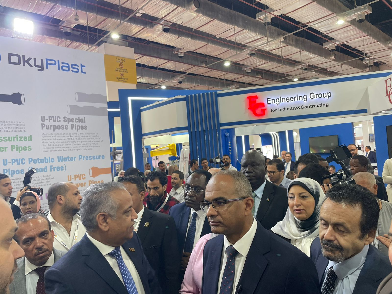 نائب وزير الإسكان يفتتح معرض وتريكس التاسع لمعالجة وتنقية المياه اليوم وسط إقبال كبير من العارضين و الزوار