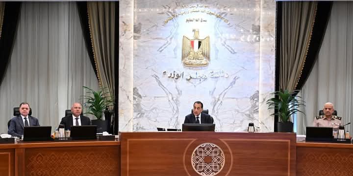 وزير الاستثمار يستعرض البرنامج الجديد لرد الأعباء التصديرية