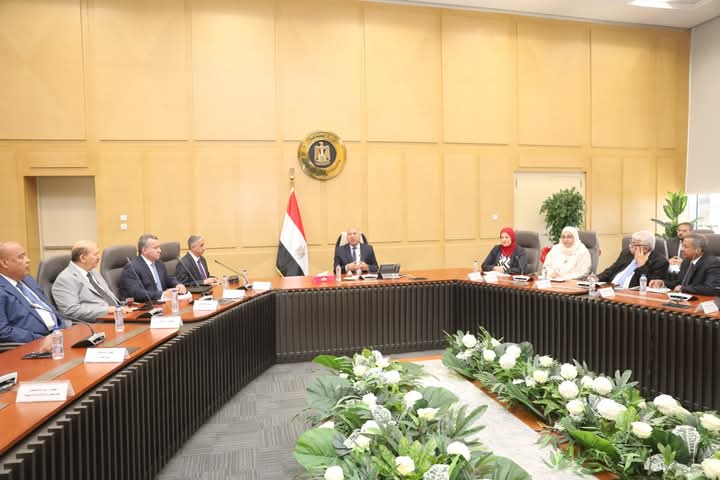الوزير : تحويل مصر إلى مركز إقليمي لتجارة الحديد ومنتجاته