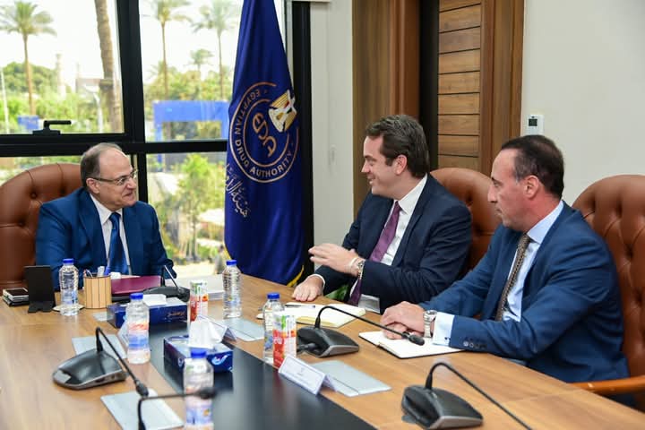 تعاون مع شركة سانوفي لإتاحة الأدوية الحيوية