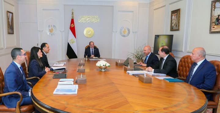 السيسي يبحث سبل تخفيف الأعباء المالية غير الضريبية على المستثمرين والشركات