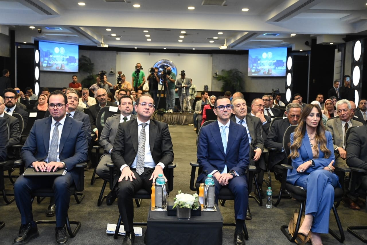 وزيرا الاستثمار والمالية يعلنان تفاصيل البرنامج الجديد لرد أعباء التصدير