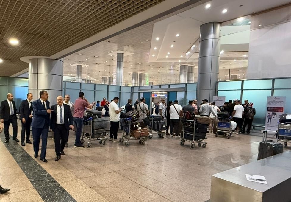 Cairo Airport increases customs officers to speed up phone registration