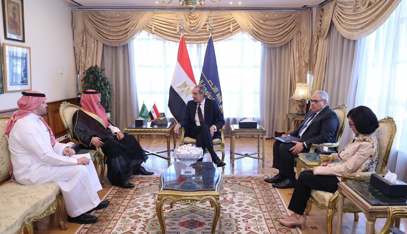 وزير الاتصالات يبحث فتح آفاق جديدة للتعاون مع السعودية في مجال تكنولوجيا المعلومات