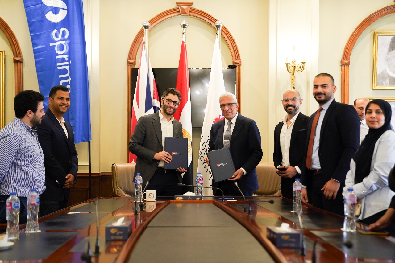اتفاقية استراتيجية جديدة بين منصة سبرنتس التعليمية والجامعة البريطانية في مصر (BUE) لتمكين الشباب