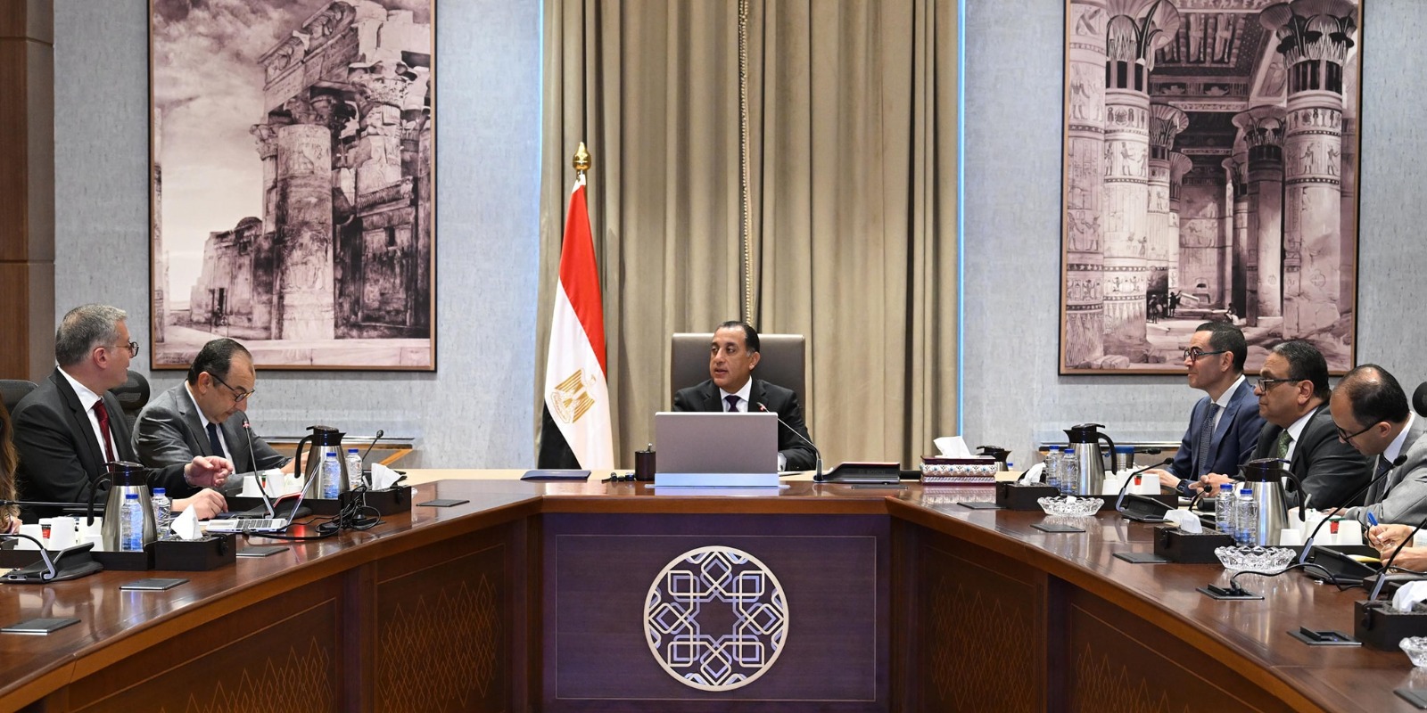 مدبولي يتابع برنامج الطروحات الحكومية في قطاعي البترول والأعمال العام