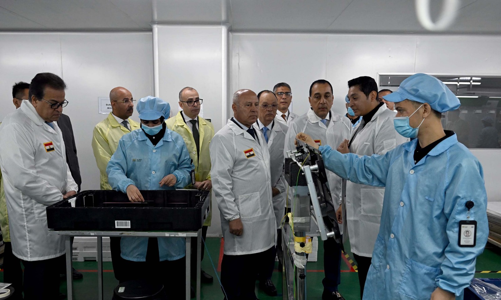 Madbouly inspects TV, mobile screen manufacturing facilities