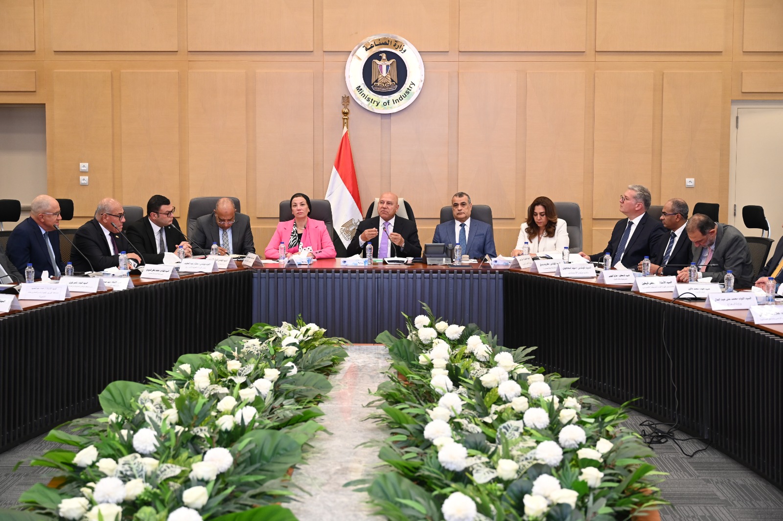 رفع كفاءة المرافق وإقامة محطة المياه والصرف الصحي بمنطقة أبو رواش