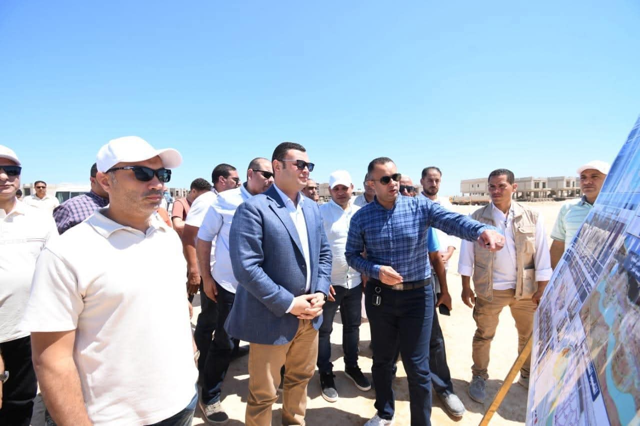 El-Sherbiny inspects New Marina, El-Boughaz projects in New Alamein