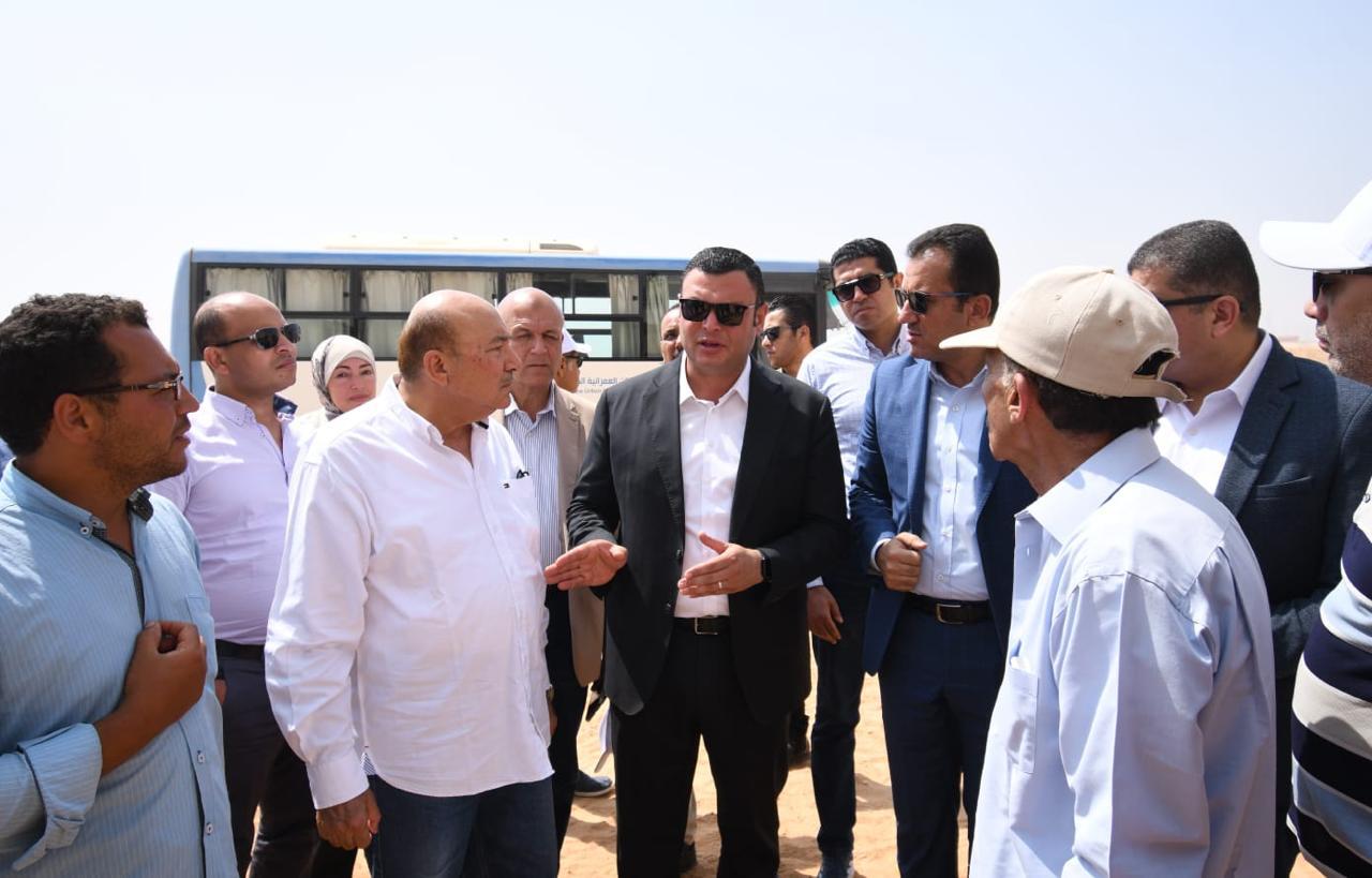 الشربيني يتفقد مشروع الإسكان الأخضر وتطوير شبكة الصرف الصناعي بالمنطقة الصناعية A1