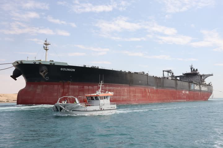 SCA Chairman: Suez Canal operations continue despite dredger incident