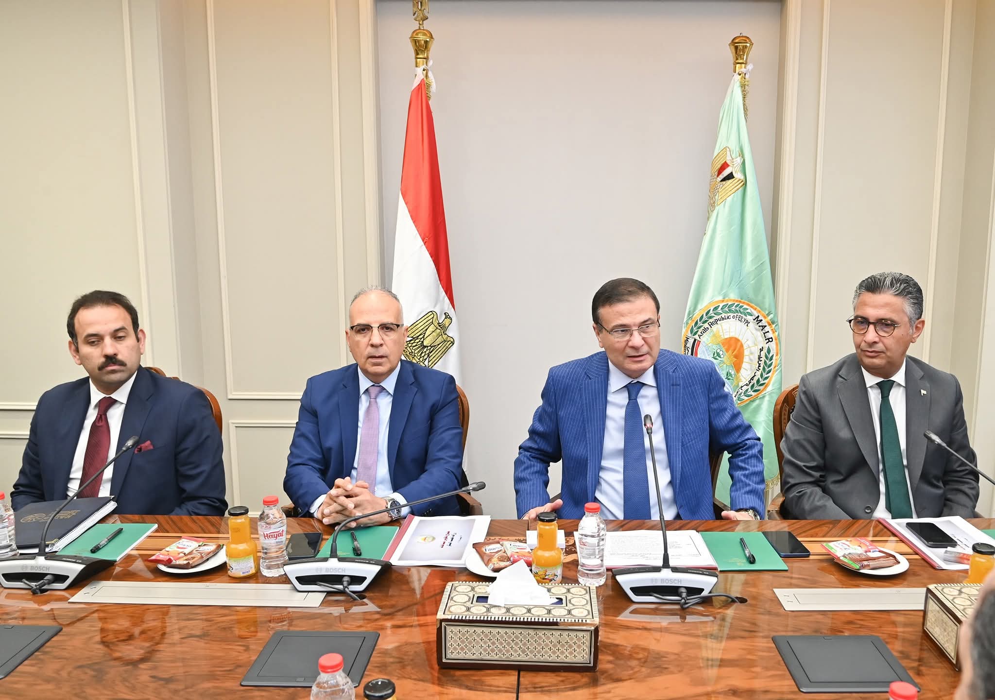 Egypt seeks to boost sugar production, modernize agriculture