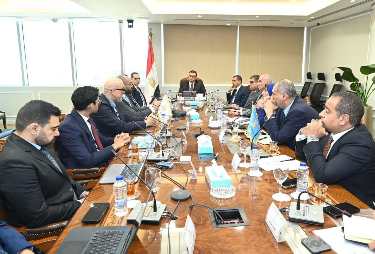 الشربينى يتابع مستجدات تدشين منصتين لتنظيم السوق العقارية وتصدير العقار المصري