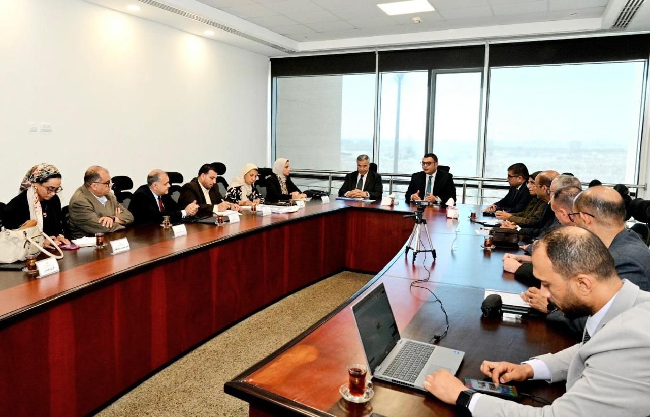 وزير الإسكان ومحافظ الإسكندرية يتابعان عددا من ملفات العمل المشتركة